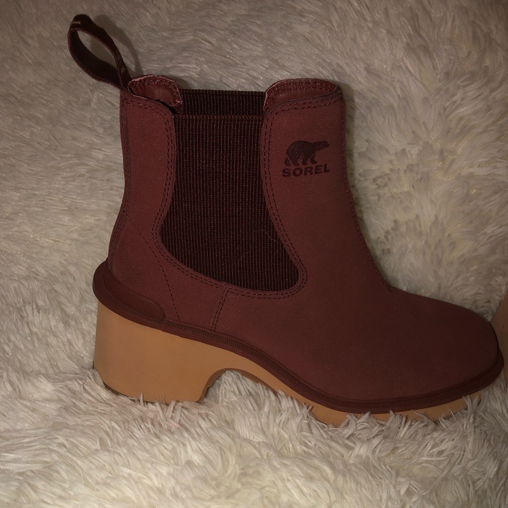 Sorel Women's Hi-Line Heel Chelsea Boots - Umber,Spice size 6.5 NWOB - Picture 3 of 16